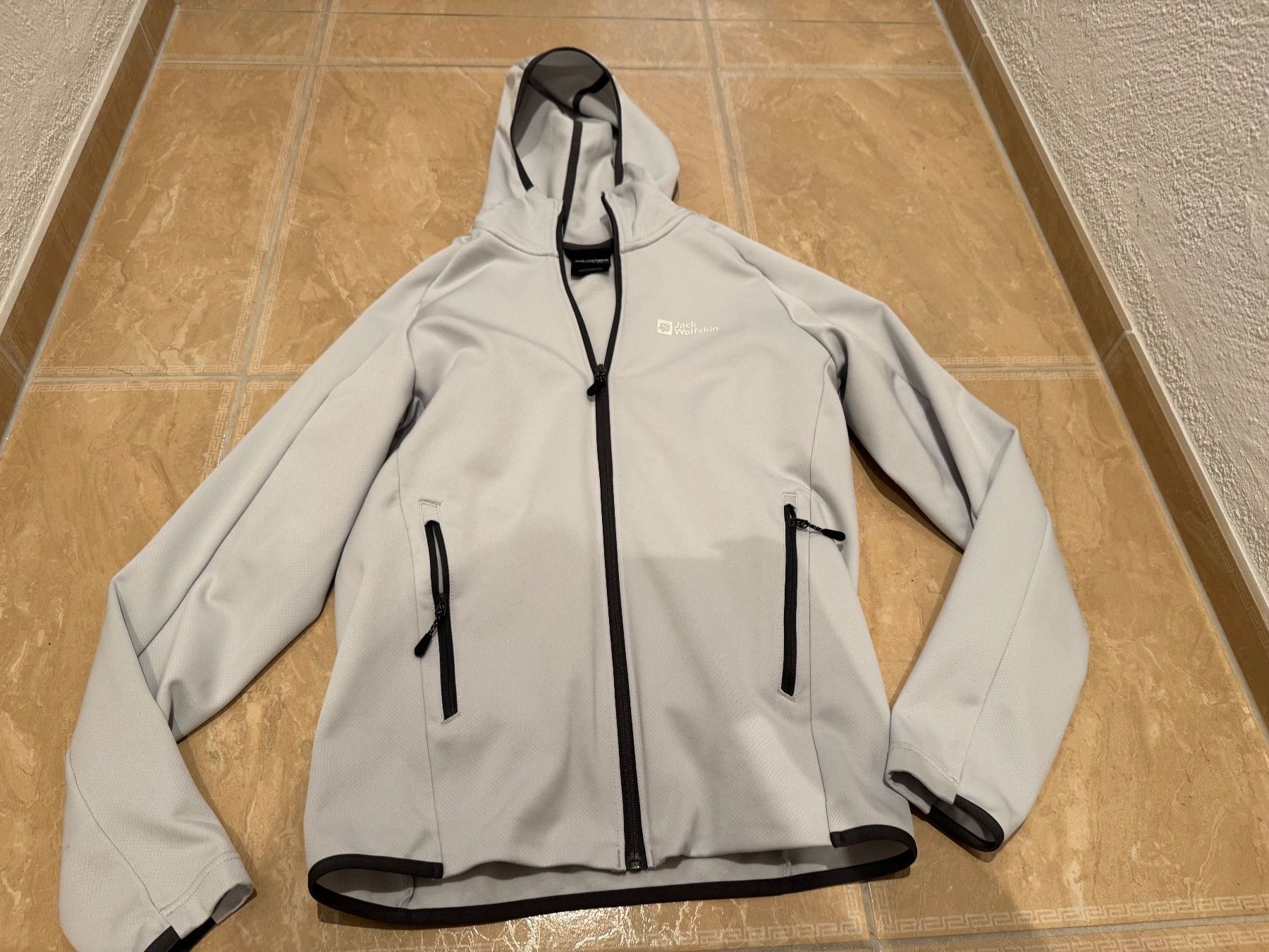Giacche: JACK WOLFSKIN coole Sportjacke, S – Usato da Klingnau venduto da Markus14