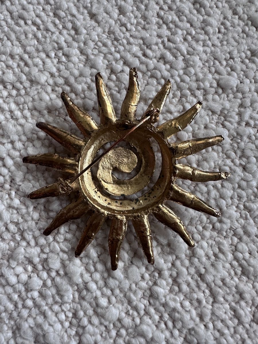 Spille & Fermagli: Vintage Brosche Sonne goldfarben  – Usato da Baden venduto da Marytumby 5