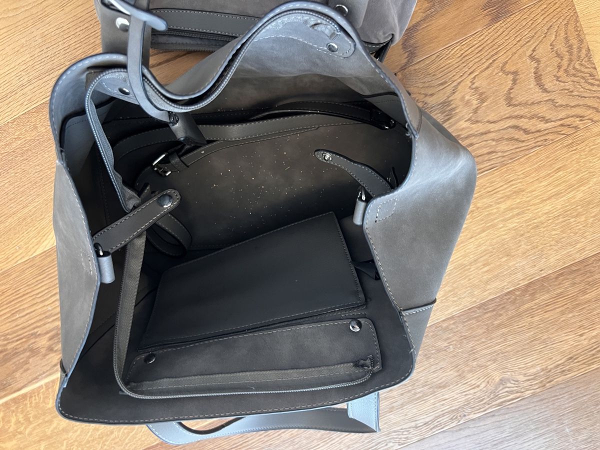 Borse da donna: Graue Schultertasche – Usato da Gipf-Oberfrick venduto da Sonne010203 3
