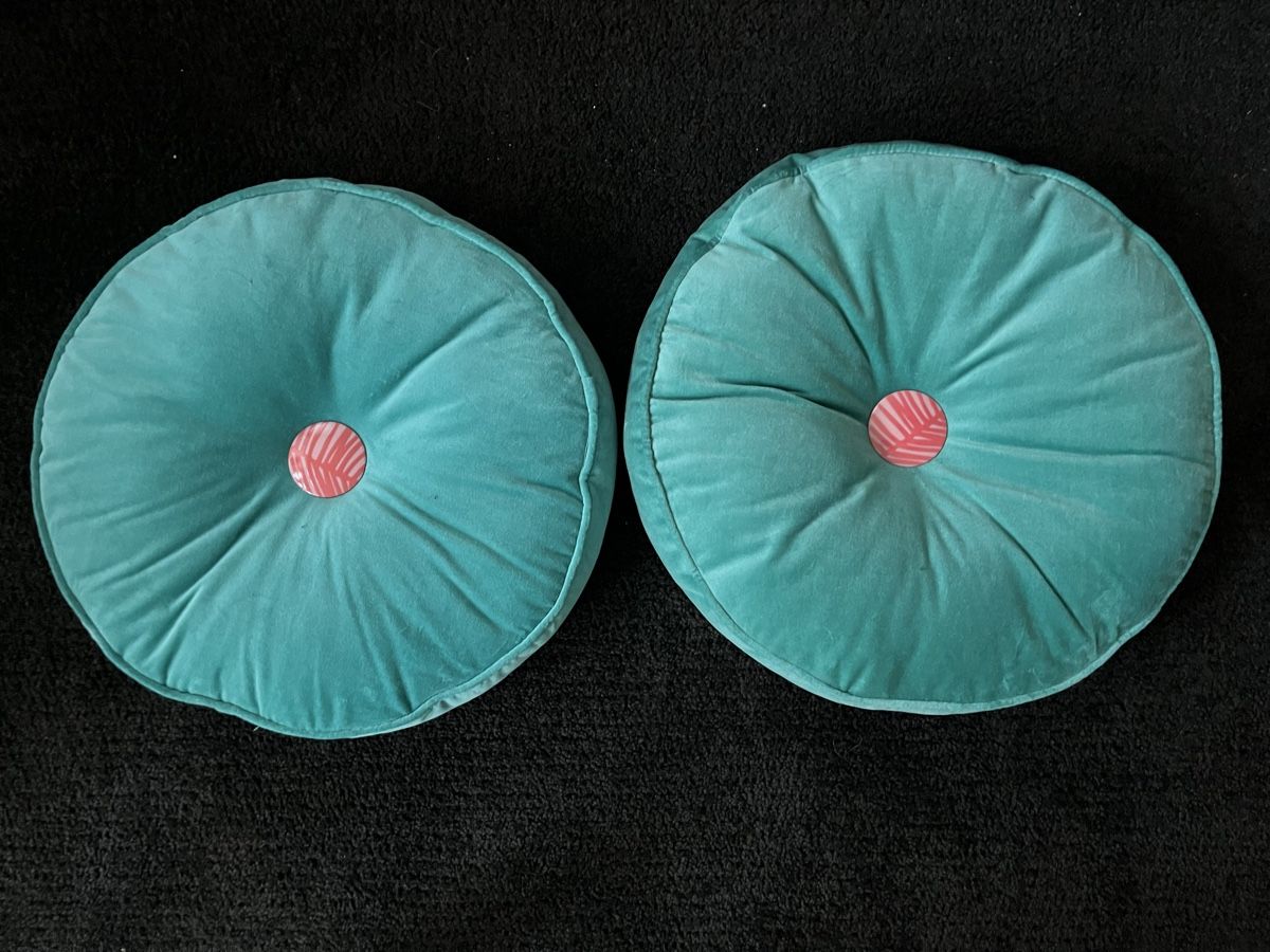 Ikea Kissen: Samtkissen, 2Stück Ø 36cm – Neu (gemäss Beschreibung) aus Bolligen von Vroni23 1