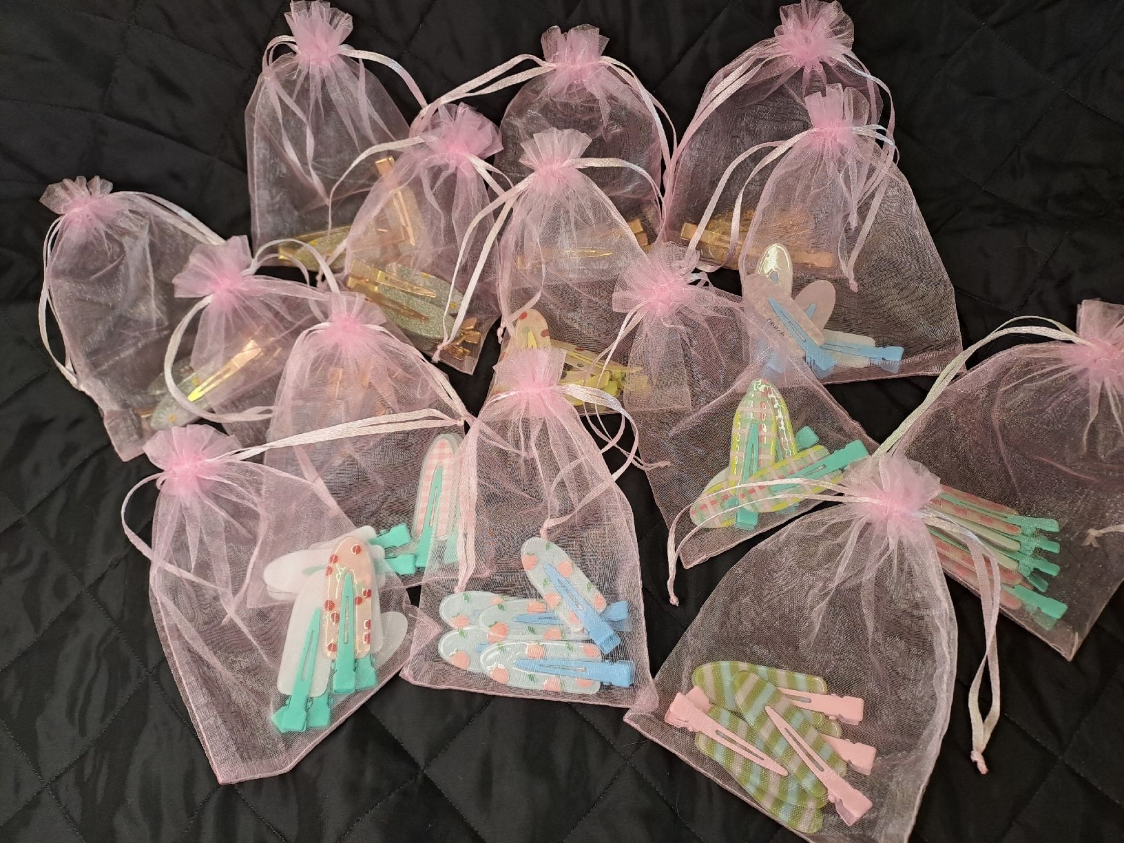 Accessoires pour cheveux: 14 Set bunte Haarspangen – Neuf avec emballage d'origine à Uznach par Walaylatiere