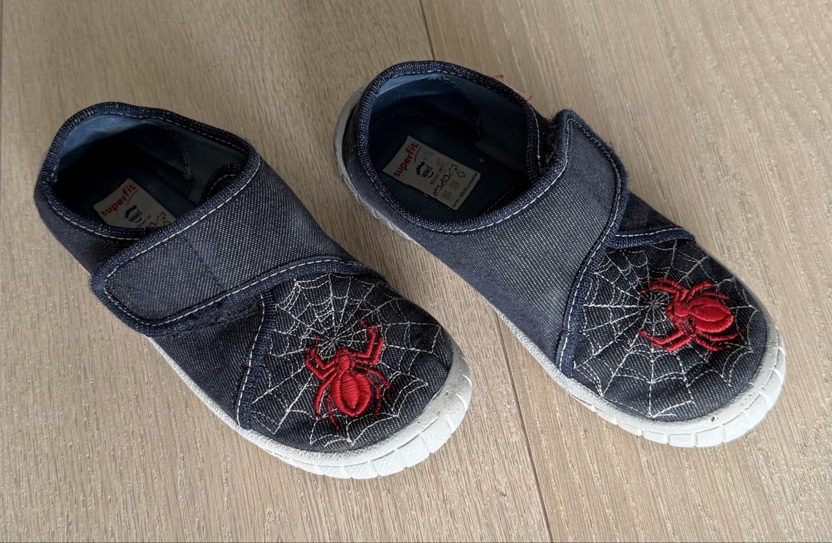 Superfit Scarpe per ragazzi: Hausschuhe superfit Gr. 28 – Usato da Hofstetten SO venduto da ani_55wx