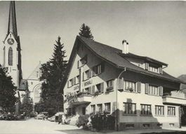 Escholzmatt LU Dorfplatz Kirche Hotel Rössli ca. 1950