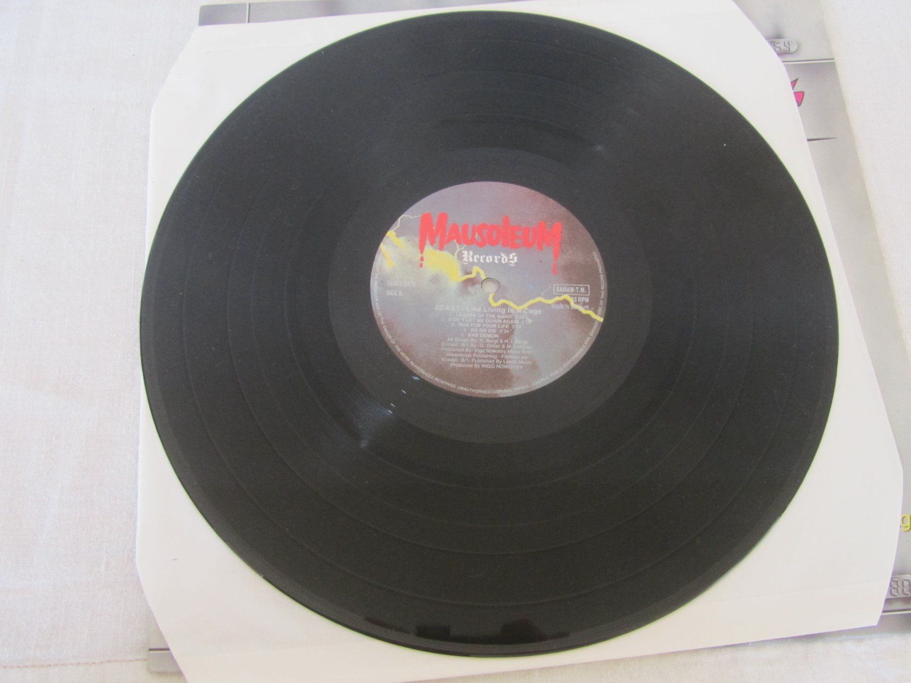 Dischi in vinile: Beast:  Like Living In A Cage – Usato da Seengen venduto da mikelele 2