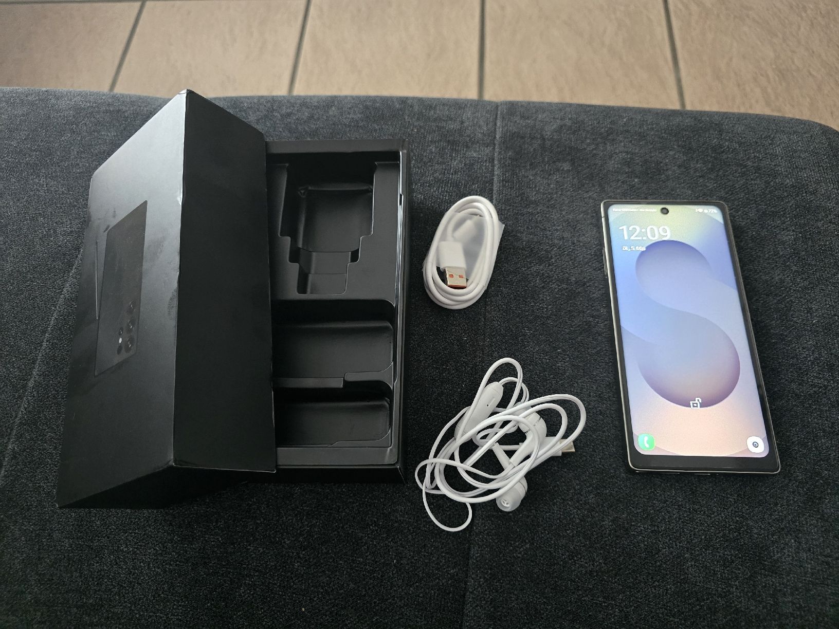 Handys / Smartphones: Android Smartphone 2025 – Neu (gemäss Beschreibung) aus Embrach von Repstone13
