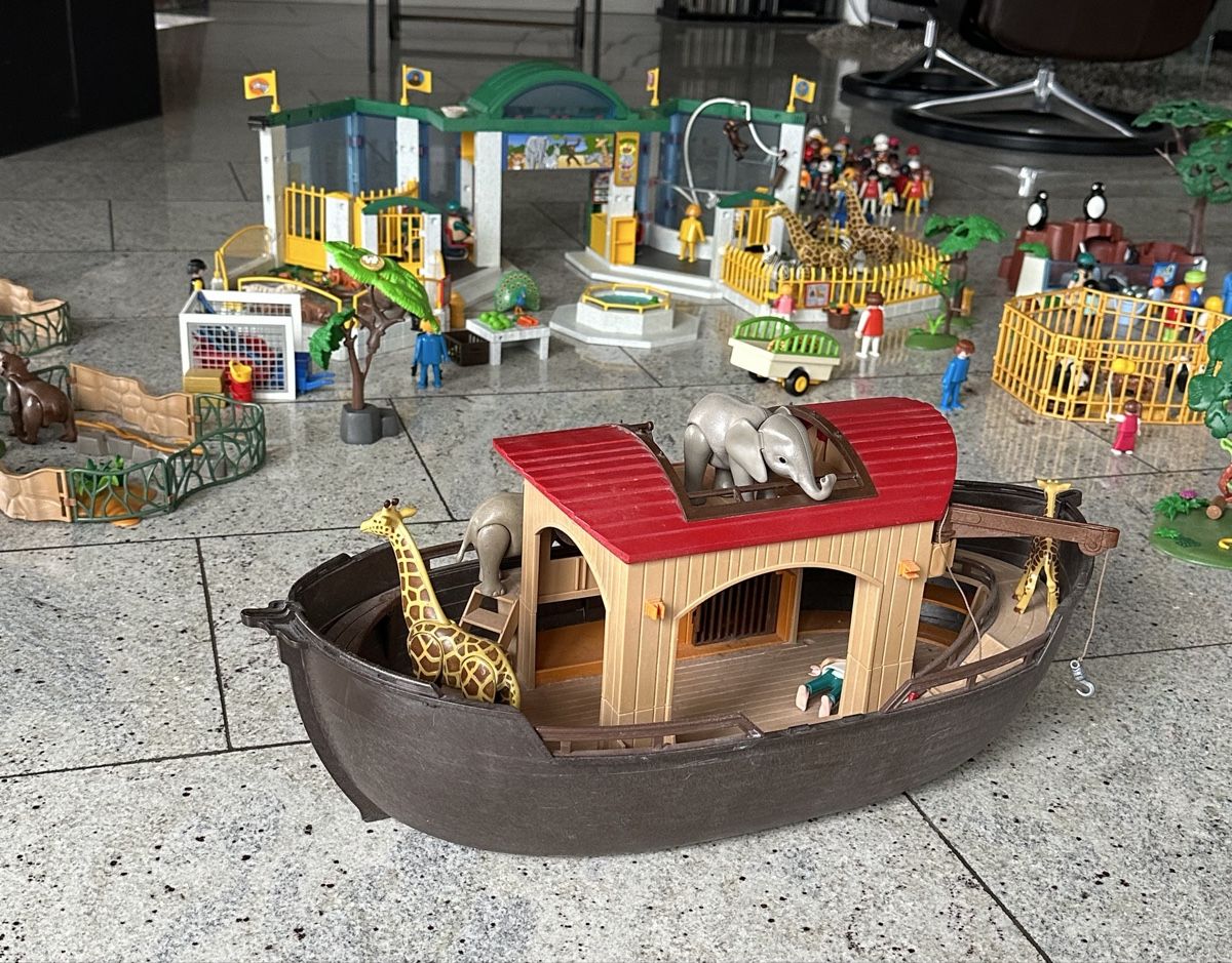 Playmobil Spielzeuge: Grosser Playmobil Zoo mit Arche Noah, Figuren und Zubehör! – Gebraucht aus Gisikon von sabee2 7
