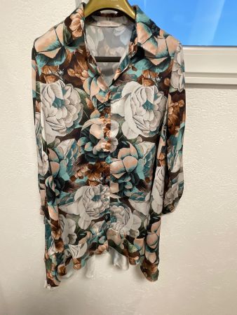 Robe chemise fleurie taille 40 manches longues
