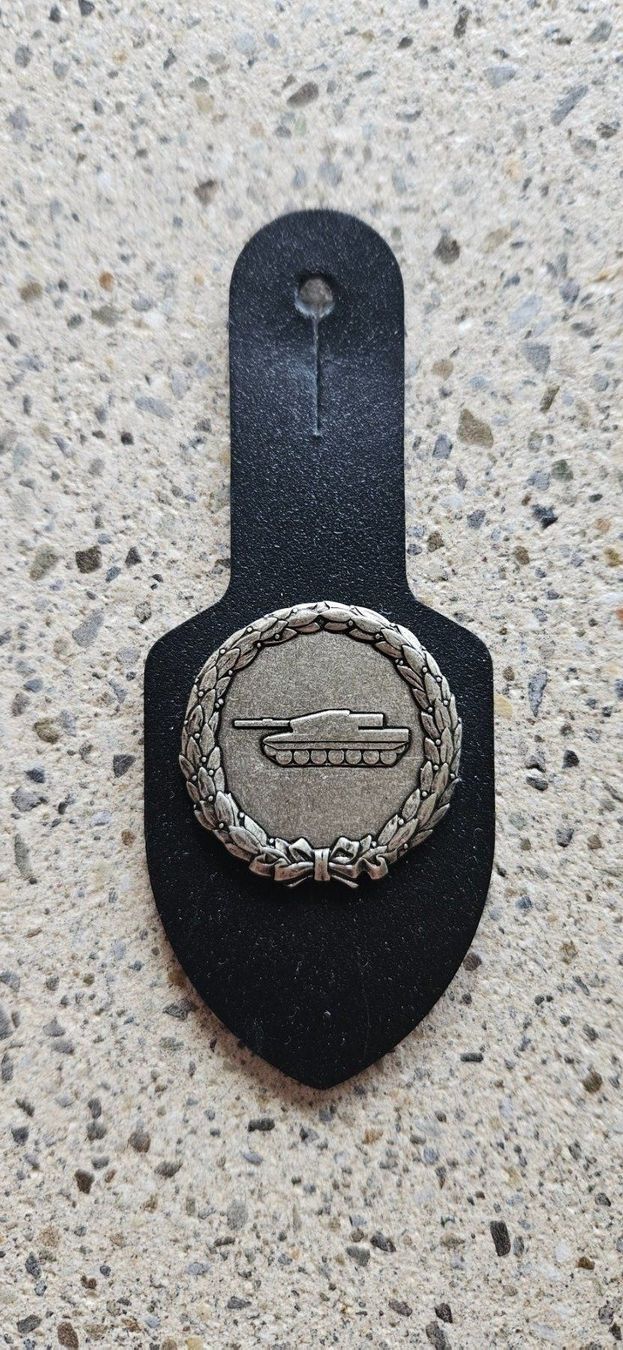 Schweizer Armee Placchette & Badge: *** Brustanhänger Tenü A *** – Nuovo e nell'imballaggio originale da Riedholz venduto da fr_sIruP