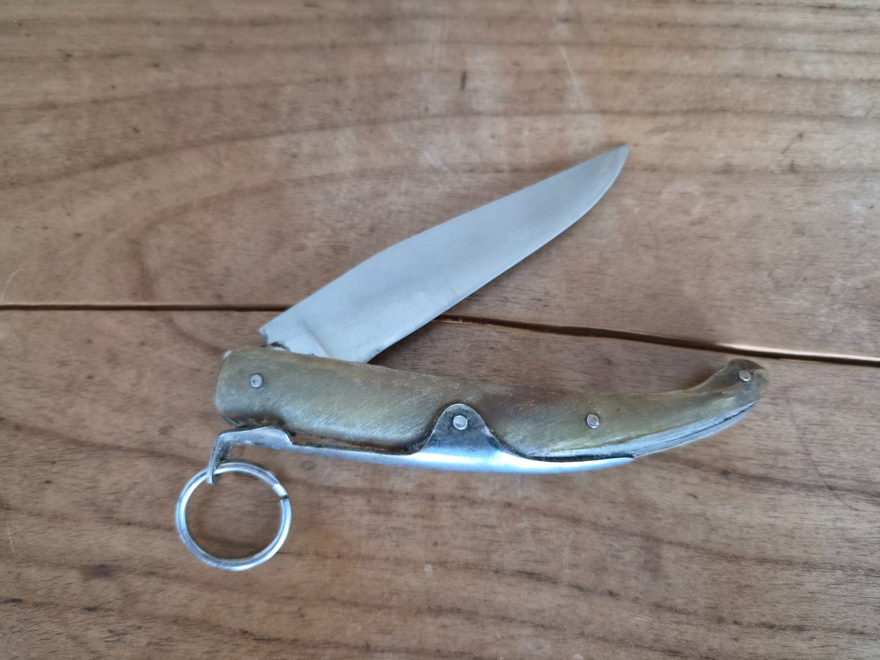 Couteaux de poche: Taschenmesser – D'occasion à Laupen BE par R11rs 3