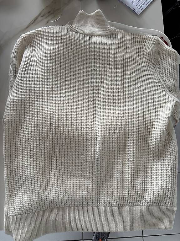Moncler Giacche: Moncler Zip Cardigan mit Daunen – Usato da Walchwil venduto da AlonsoXXX 2
