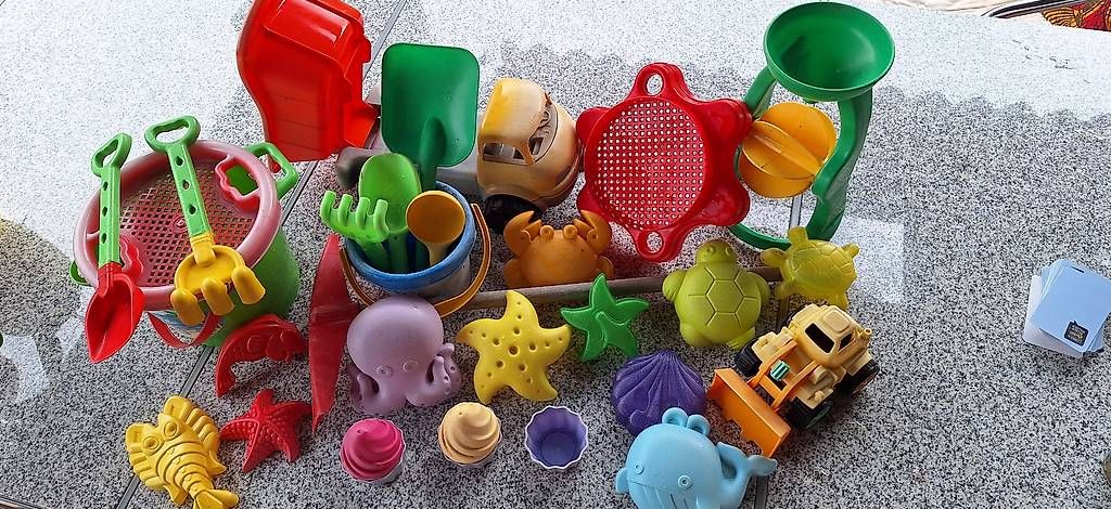 Giocattoli: Div. Sandkasten-Spielzeug – Usato da Reinach BL venduto da urbanfinds 1