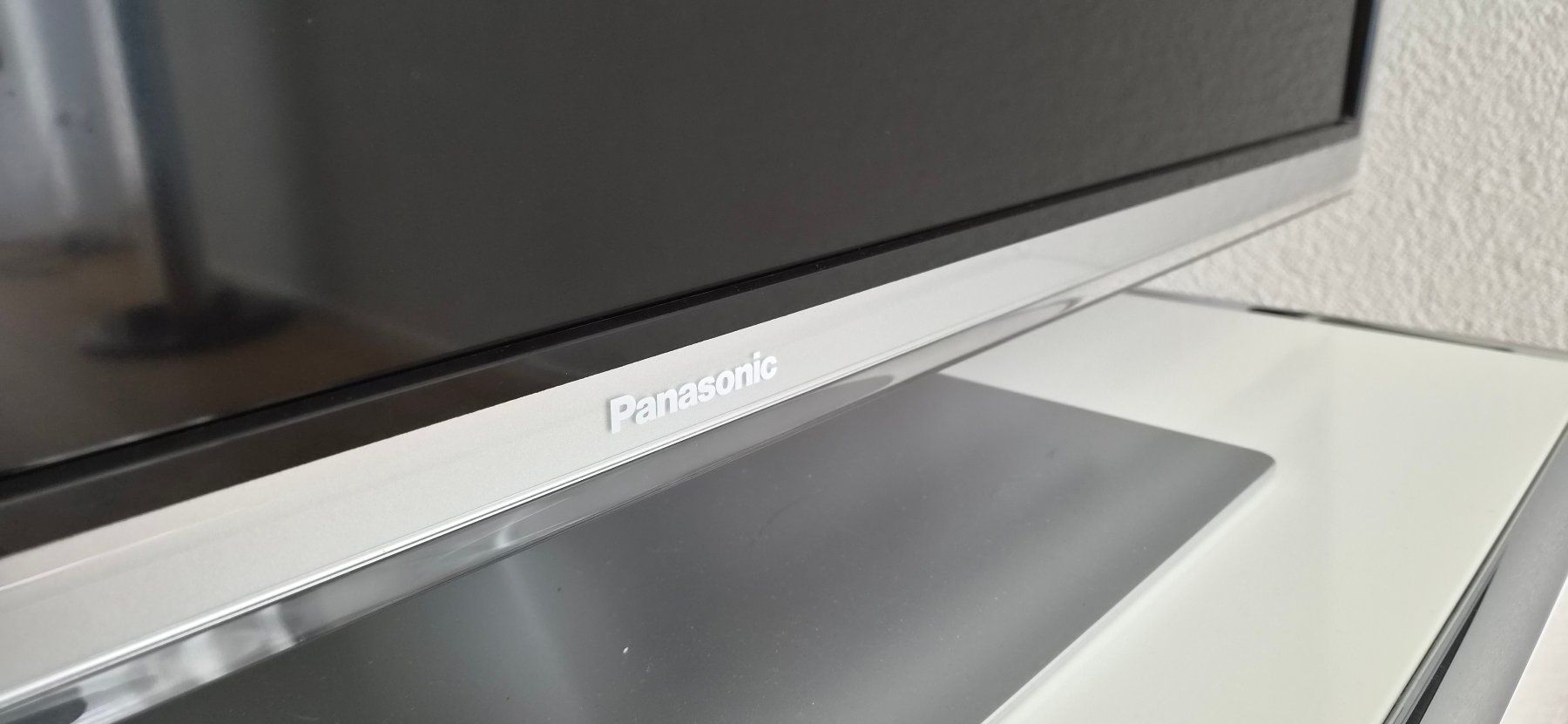 Panasonic Appareils TV: Panasonic LCD Full HD TV 42 Zoll – D'occasion à Uznach par fgloor 2