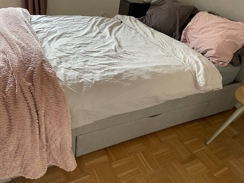 Betten: Bett, Doppelbett 140 x 200, grau – Gebraucht aus Zürich von reb_rhb8 2