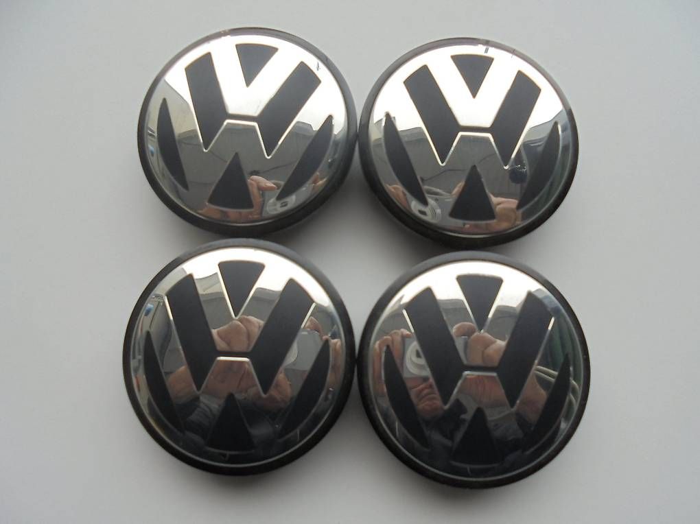 VW Tutti pezzi di ricambio auto: A vendre 4 caches d'origines VW – Usato da Chavornay venduto da xamdam