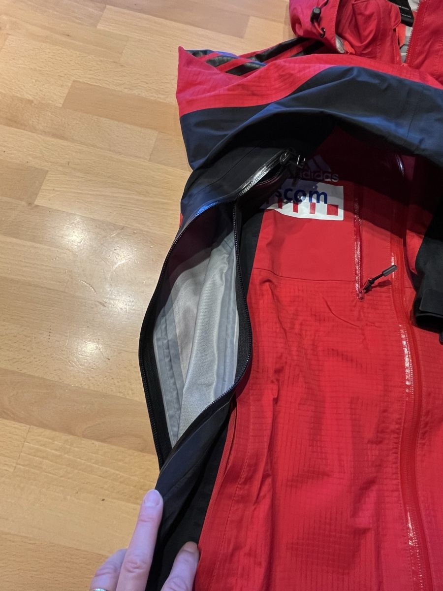 Adidas Jacken: Veste Adidas imperméable 36/38 – Gebraucht aus Vers-l'Eglise von aniog69 1