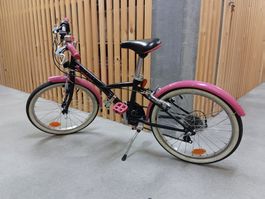 Süẞes Kinderfahrrad sucht neuen kleinen Fahrer