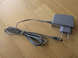 Ladegerät Adapter Electrolux ergorapido SSA-18P-20 25V 500mA