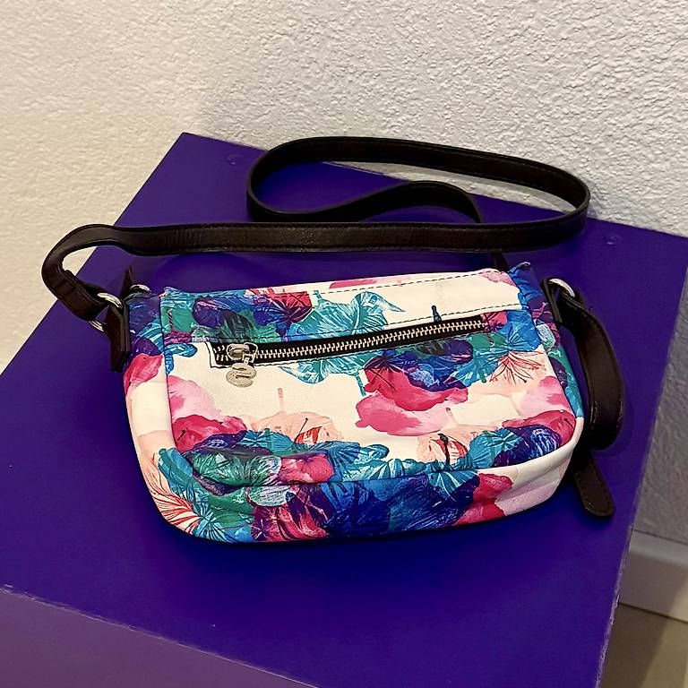 Desigual Sacs femmes: Desigual Tasche – D'occasion à Liestal par bodrum1978 1