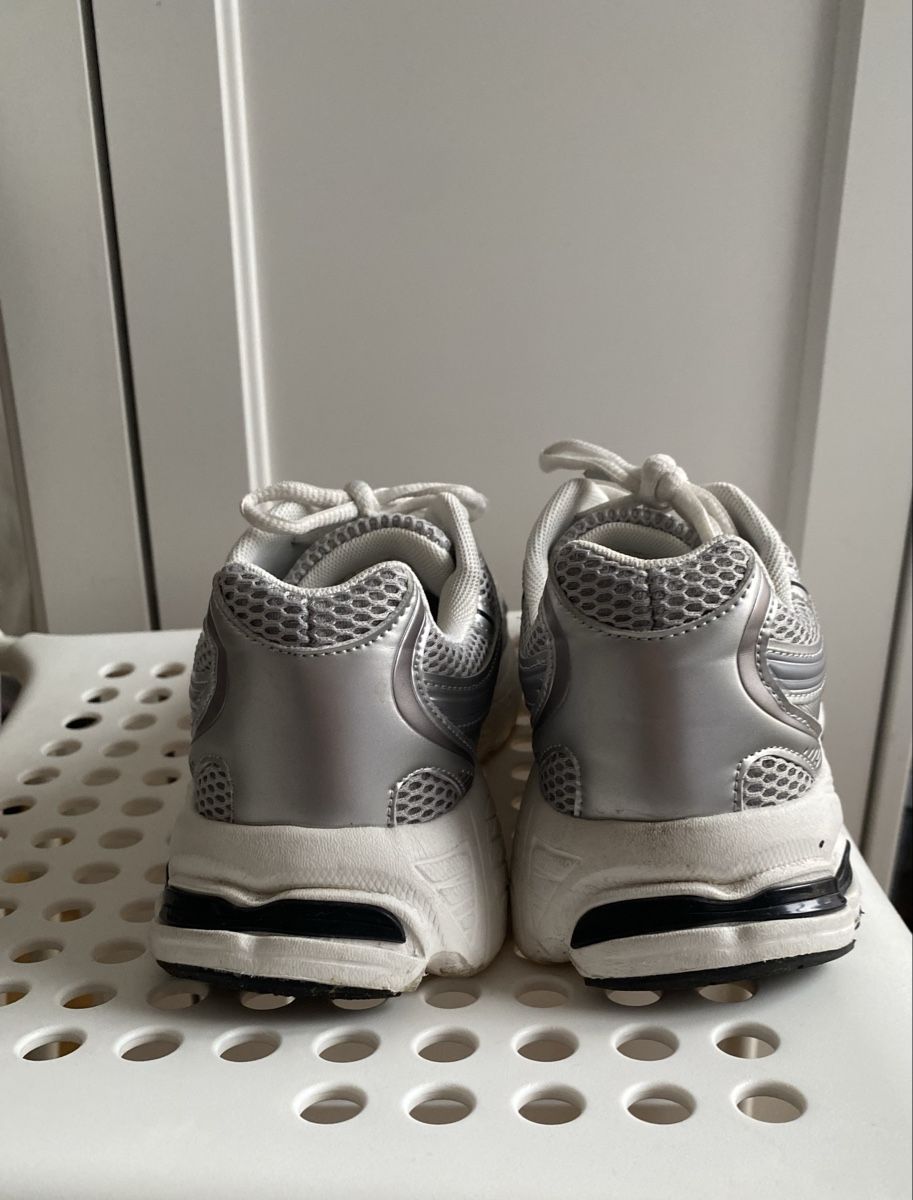Scarpe da donna: Catwalk Metallic Silber Sneakers 37 – Usato da Givisiez venduto da dor_xb9k 2