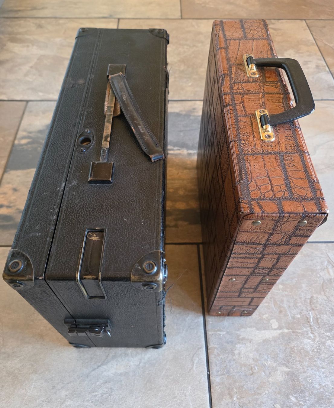 Plattenspieler: Gramophone inkl. Platten ab 1.- – Gebraucht aus Grindelwald von LeonhardG