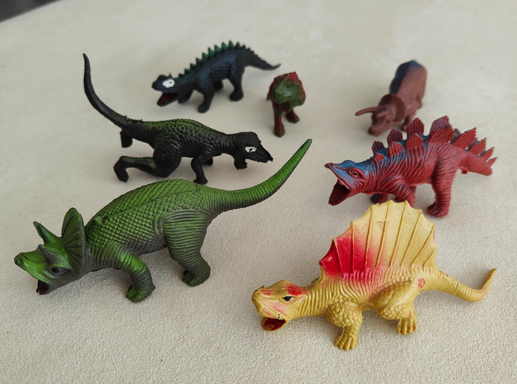 Giocattoli: Spielzeugtiere Dinosaurier 7 Stück !!!!!! – Usato da Flaach venduto da Lonzo99 1