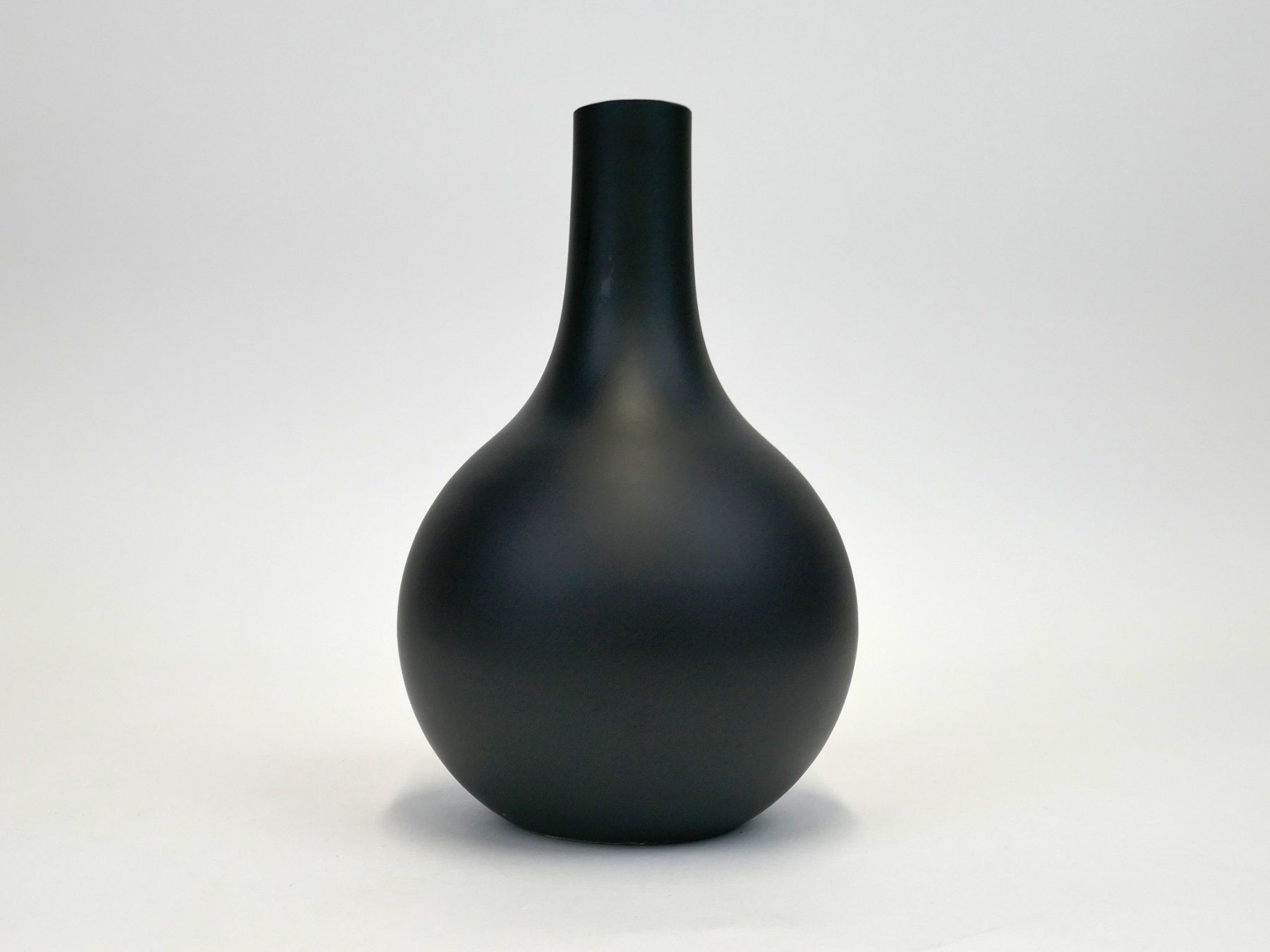 Vase & Récipients: Schwarze Blumenvase – D'occasion à Urtenen-Schönbühl par Restwert_Schoenbuehl