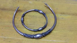Antiker Arm und Halsreif, Silber? (L12)