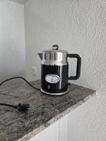 Wasserkocher Russell Hobbs Retro Schwarz neuwertig