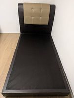 Bettgestell mit Kopfteil (105 x 190cm) zu verschenken