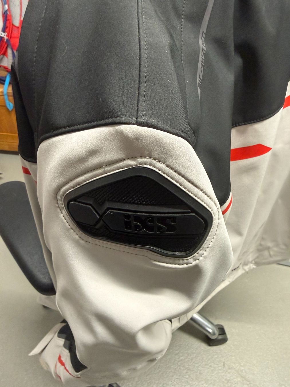 IXS Giacche: Motorrad Jacke der Marke IXS – Usato da Baden venduto da Gafe_66 1