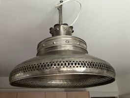 Hängelampe aus Metall