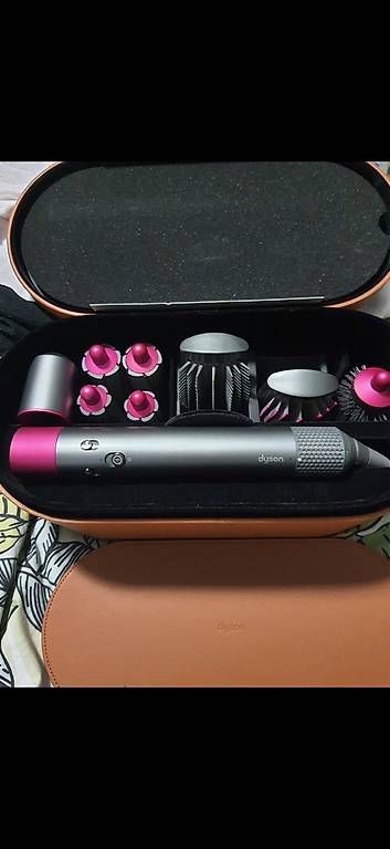 Dyson Asciugacapelli: Dyson AirWrap – Usato da Villarsel-Gibloux venduto da lea_zyj2