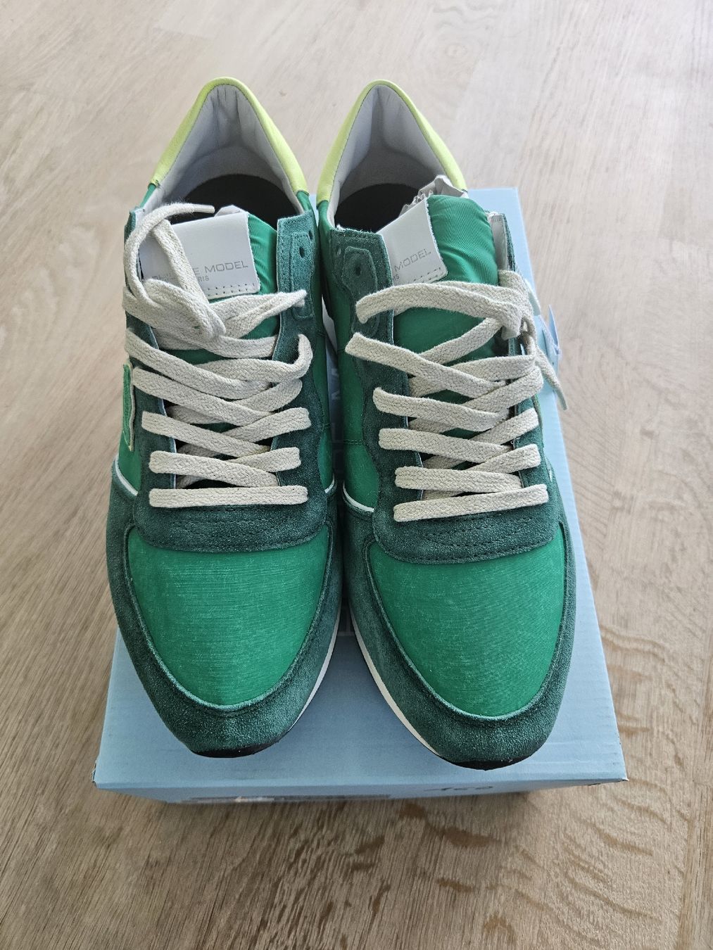 Scarpe da uomo: Philippe Model Trainers Grün 42 Neu – Nuovo e nell'imballaggio originale da Altendorf venduto da nab_mxj7