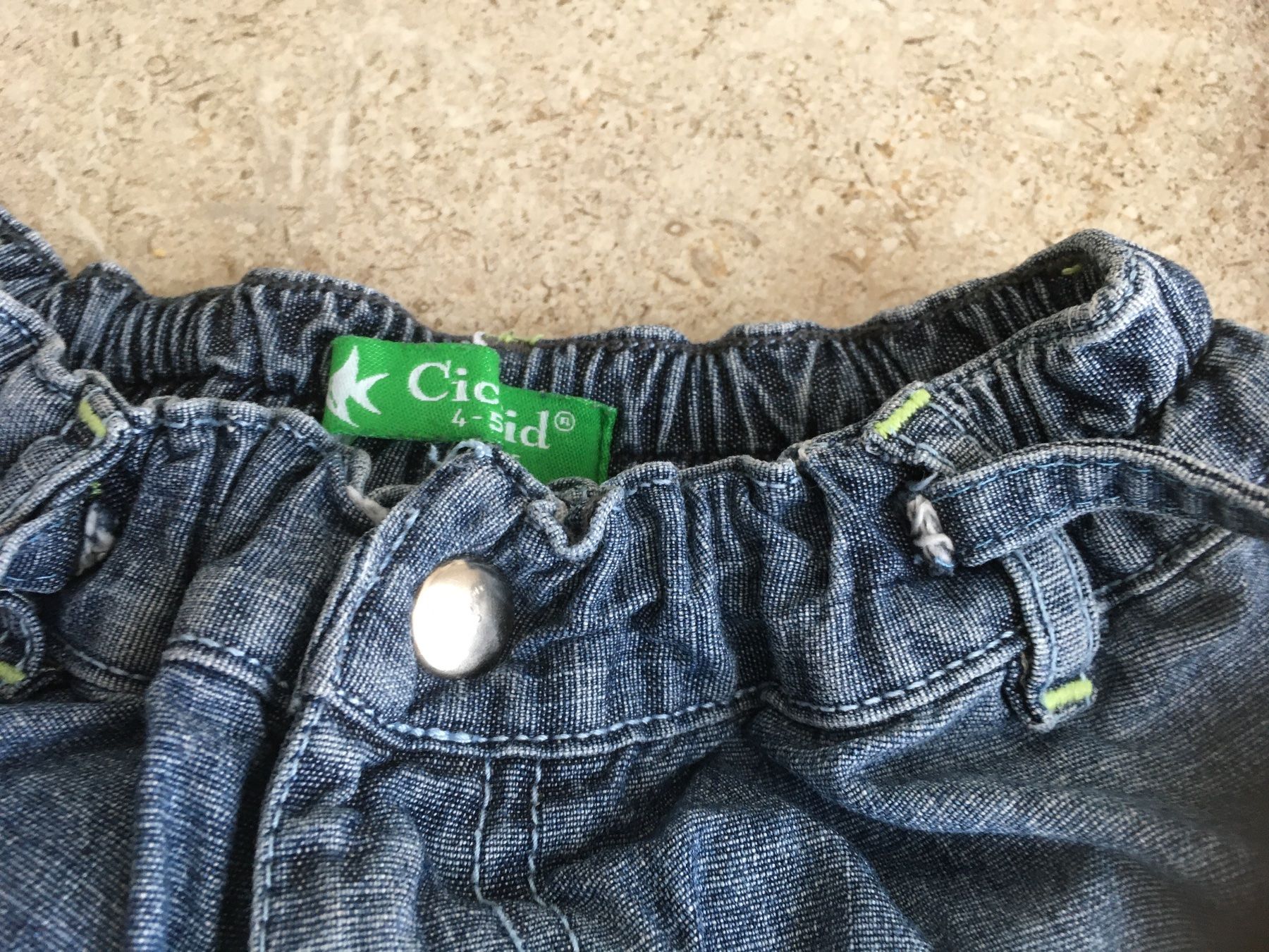 Jeans: 3/4 Sommerjeans Ge. 110-116 – Gebraucht aus Gächlingen von Tara_devi 3