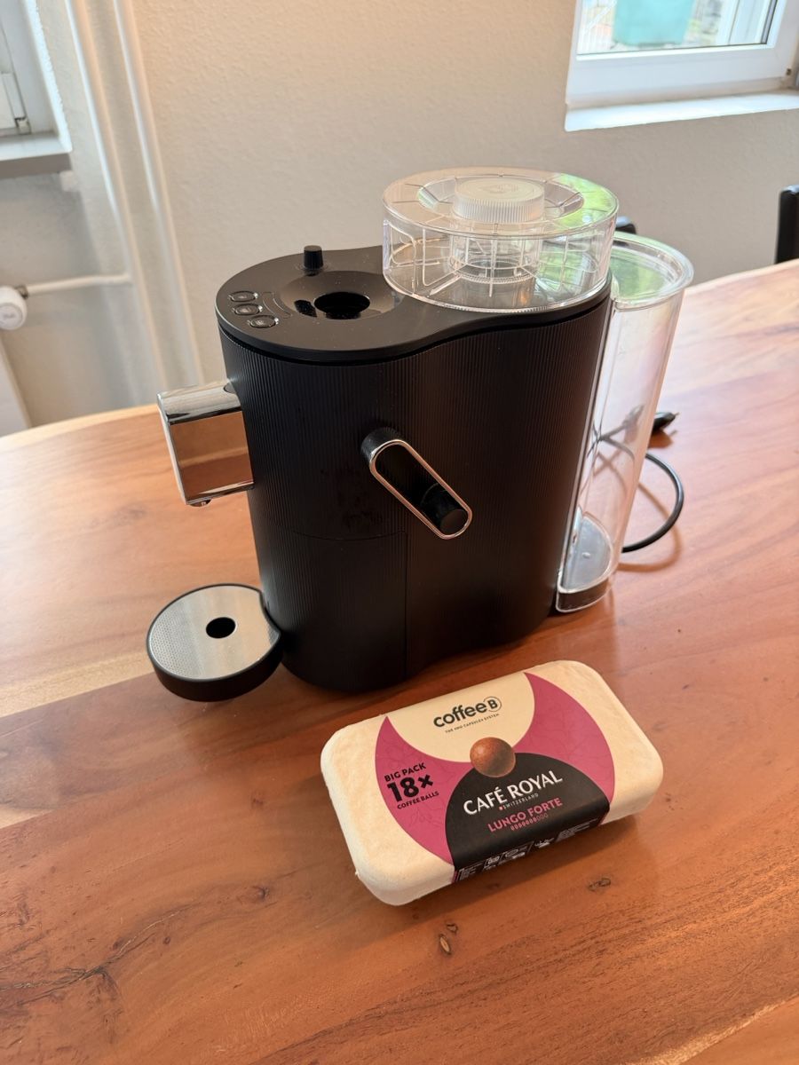 Coffee B Macchine per caffè & Macchine per espresso: CoffeeB Globe Coffee Machine with Cafe Royal Pods – Nuovo (secondo la descrizione) da Zürich venduto da LeanderP
