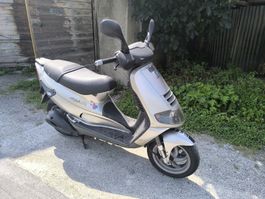 Piaggio SKR125