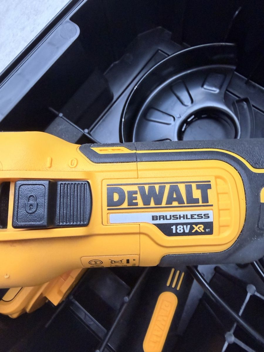 Dewalt Tutti gli attrezzi: Visseuse Dewalt DCG405P3 – Nuovo e nell'imballaggio originale da Bellevue venduto da dol_dfm2 1