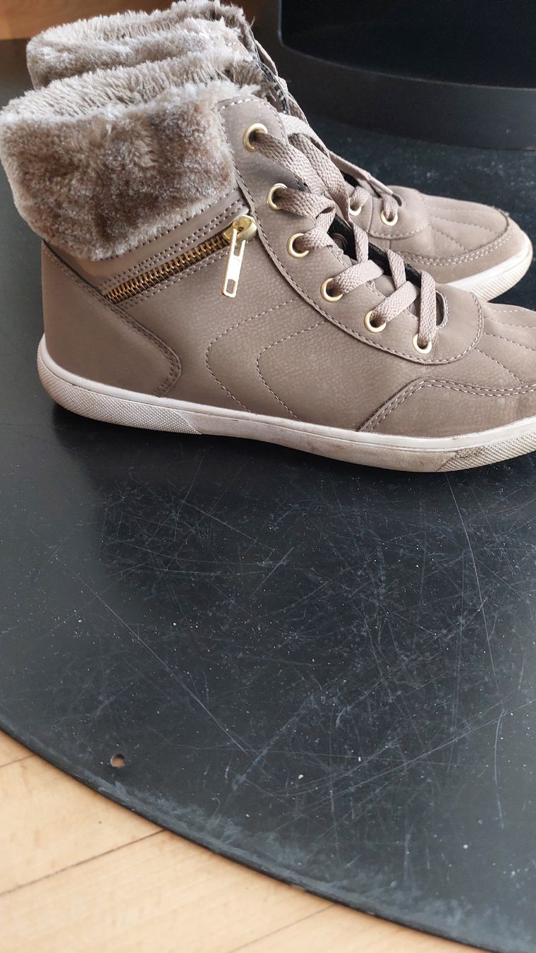 Scarpe da donna: Winter Schuhe, Boots, Grösse 40 – Usato da Veltheim AG venduto da gave04