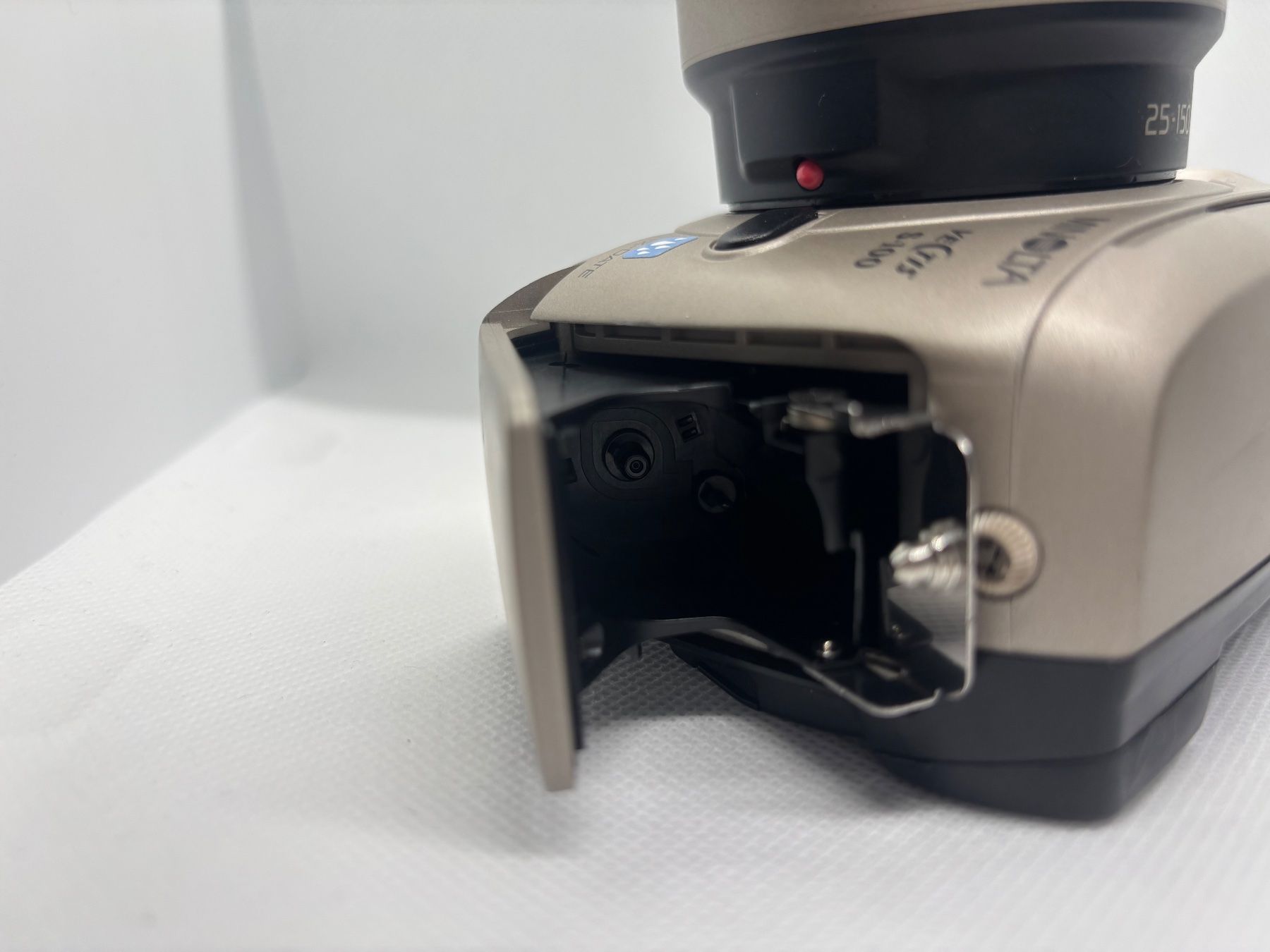 Minolta Fotocamera: Minolta Vectis S-100 APS Spiegelreflexkamera mit Objektiv – Usato da St-Ursanne venduto da tui_x5vz 6
