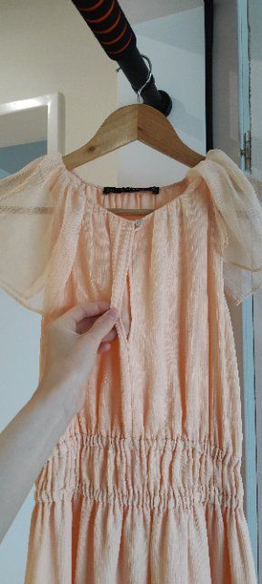 Kleider: Abendkleid/ wie NEU/ ZARA – Neu (gemäss Beschreibung) aus Zug von vik_8fdf 1