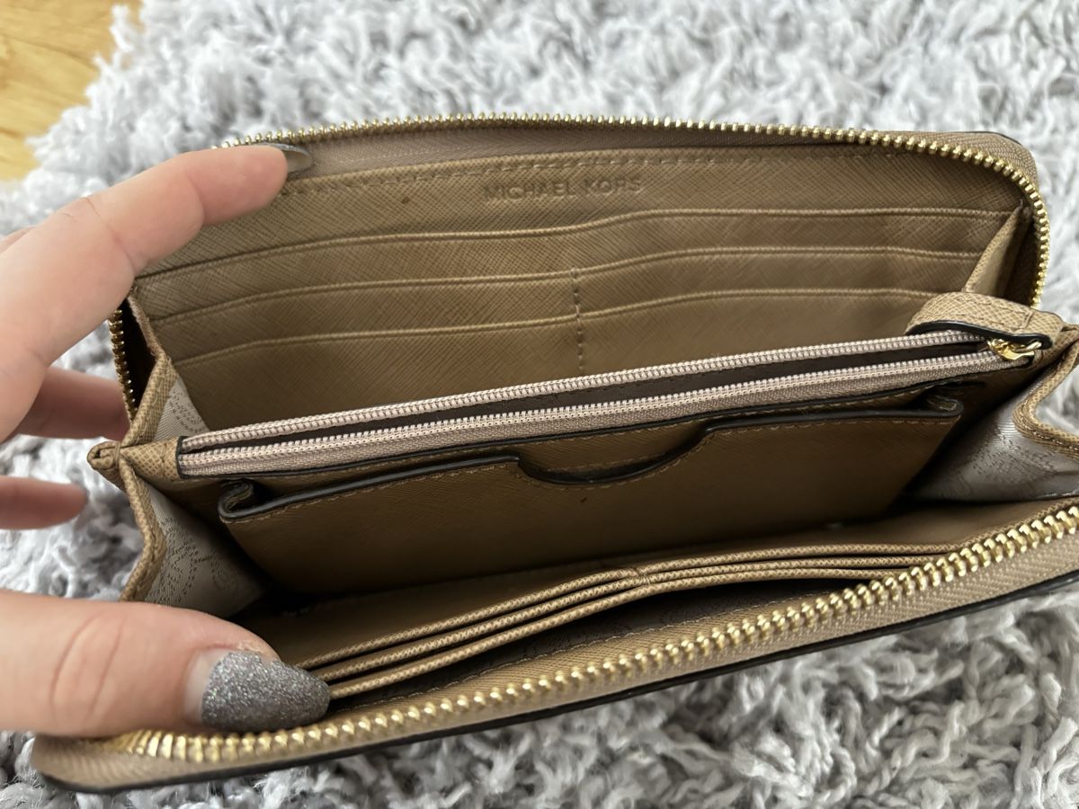Michael Kors Portemonnaie: Michael Kors Portemonnaie beige – Neu (gemäss Beschreibung) aus Staufen von sarinaluescher 1