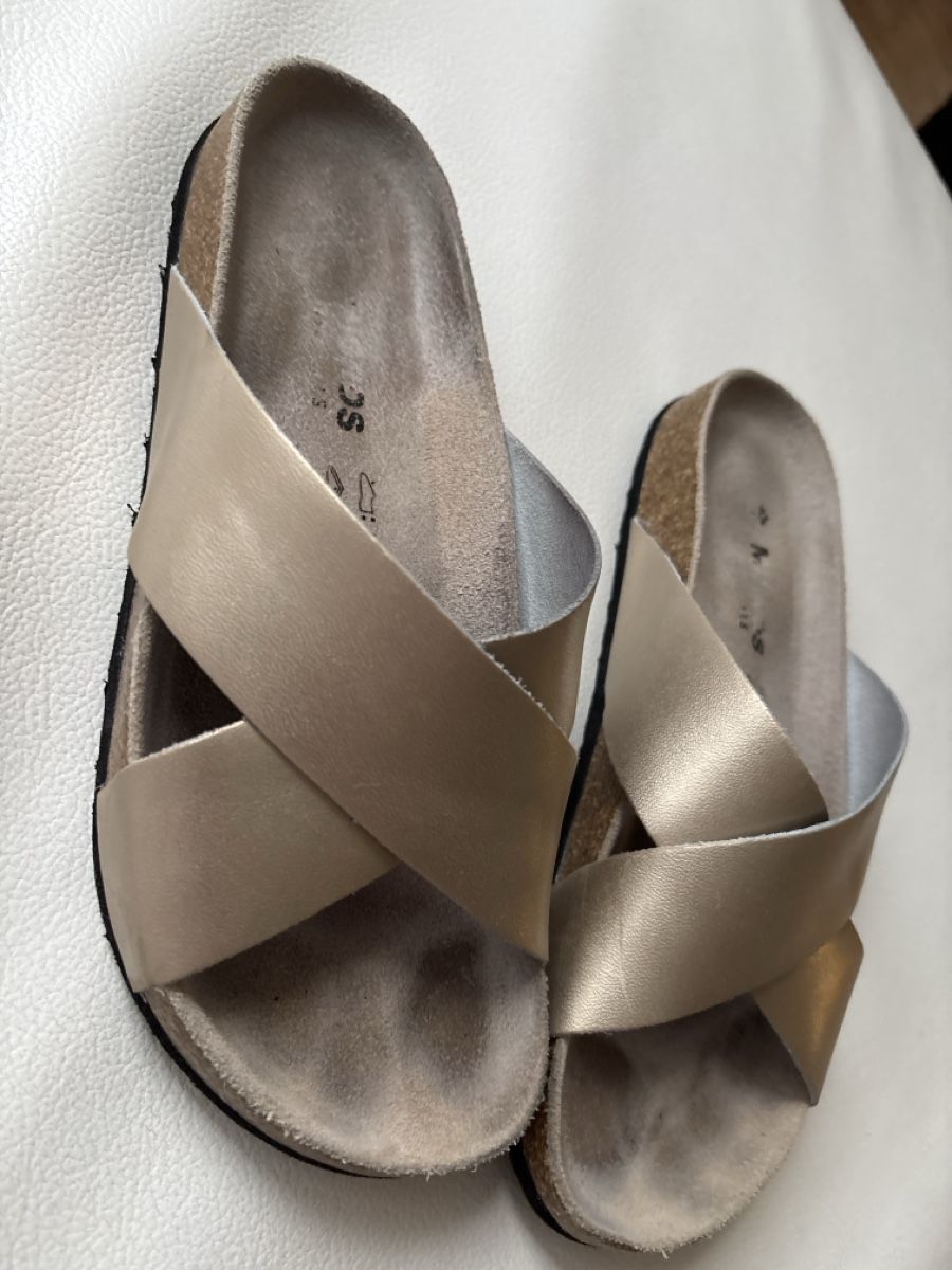 Scarpe da donna: Goldfarbene Manas - Sommerliches Schnä – Usato da langenthal venduto da rundholz7 3
