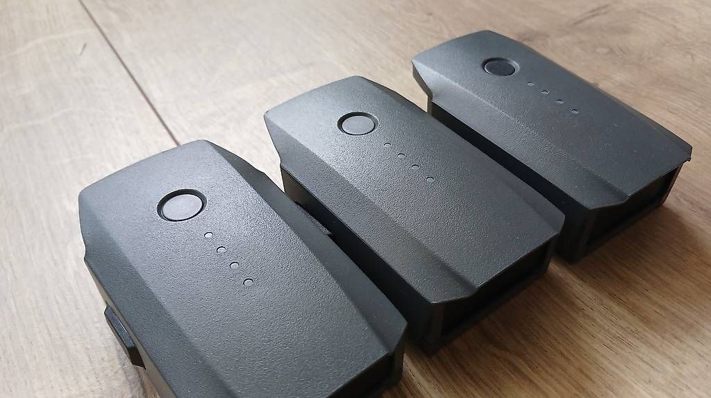 DJI Batterie, Caricabatterie & Alimentatori: Batteries dji mavic pro et pro platinum avec accessoires – Usato da Avenches venduto da gab_8s5c 1
