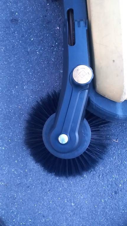 Kärcher Alle Maschinen: Kärcher Kehrmaschine KM 70/20 C – Gebraucht aus Hasliberg Reuti von chrihasli 3