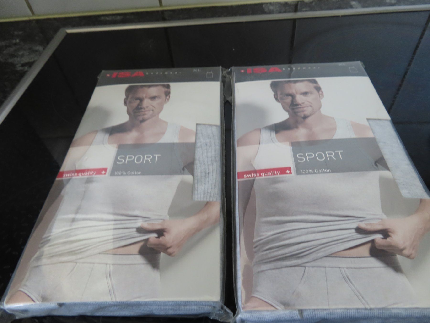 Biancheria intima: 2x  Neu  Unter Hemd  Herren – Nuovo e nell'imballaggio originale da Rüfenacht BE venduto da mada05