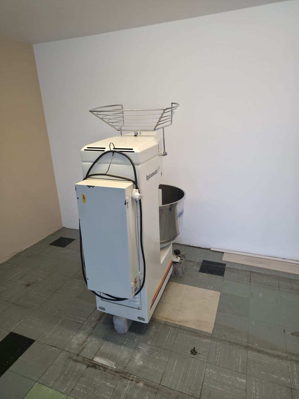 Küchengeräte: Knetmaschine /Teigmaschine Kolb – Gebraucht aus Lengnau BE von bma_567h 3