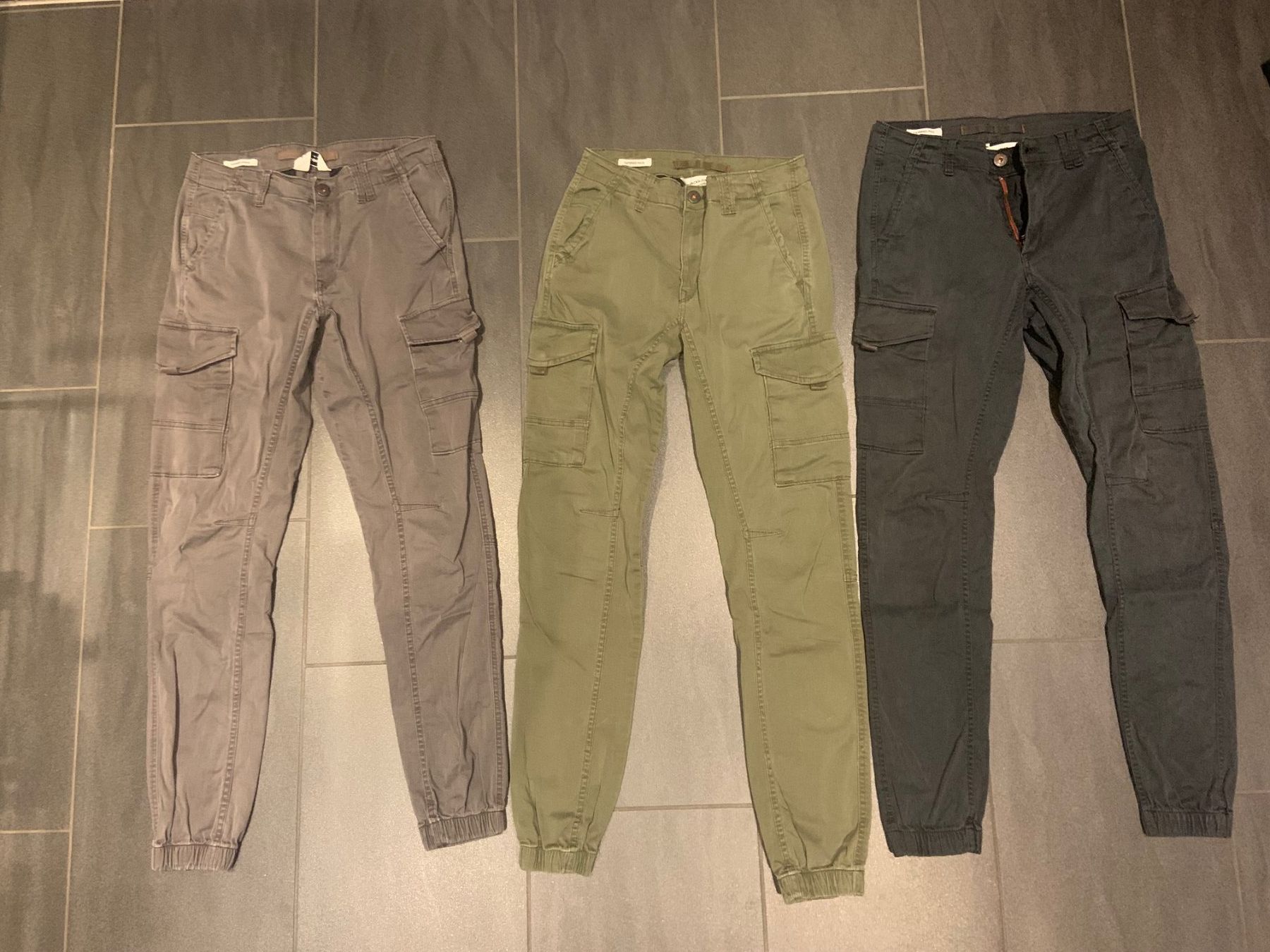 Lotti di vestiti: 5 Cargohosen div Grössen – Usato da Deitingen venduto da haba03 1