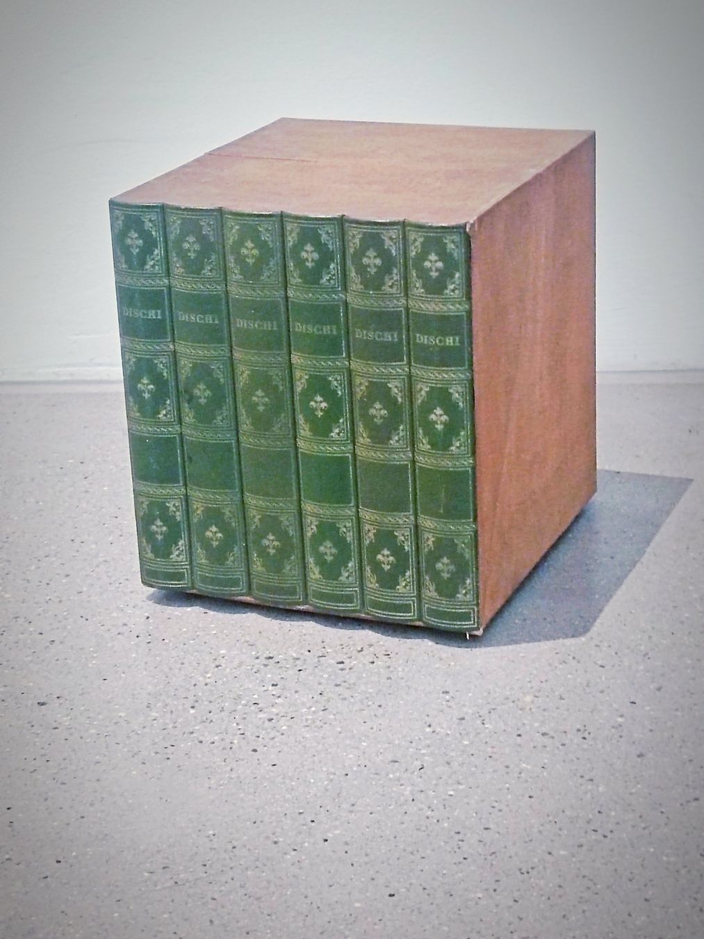 Portagioie: Vintage Mini-Schallplattenhalter in Buchform – Usato da Aarau venduto da PlaninaVintage 8