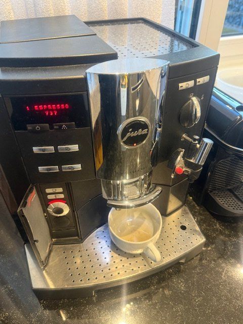 Jura Kaffeemaschinen & Espressomaschinen: JURA IMPRESSA 801 – Gebraucht aus Horgen von Zsgg 2