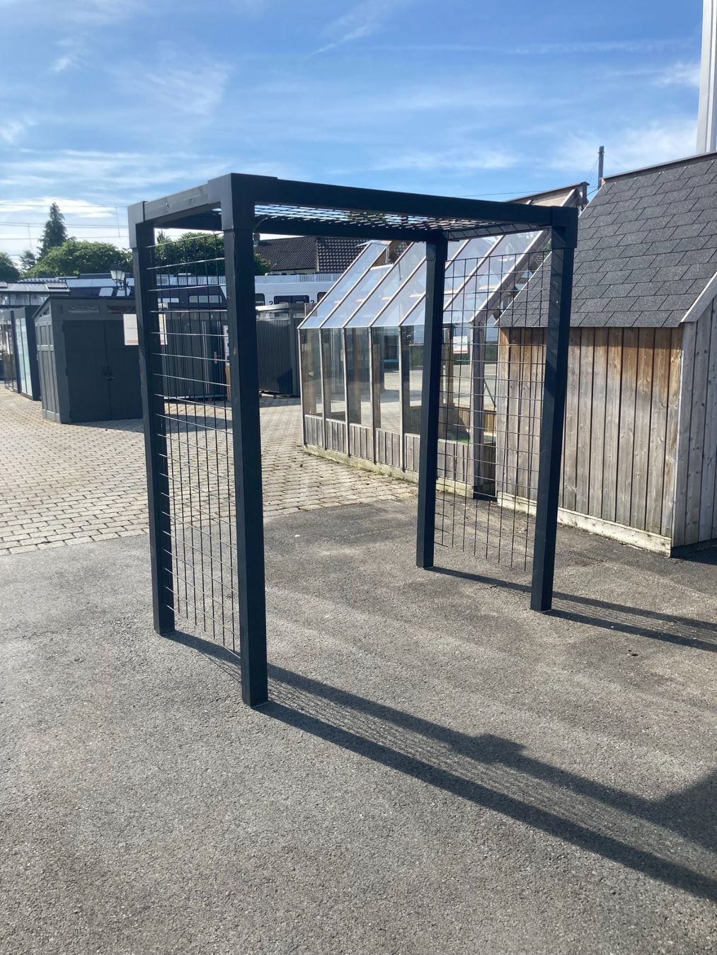 Sonstige Gartendekorationen: Pergola Metall schwarz Breite – Gebraucht aus Gontenschwil von colibri24. 2